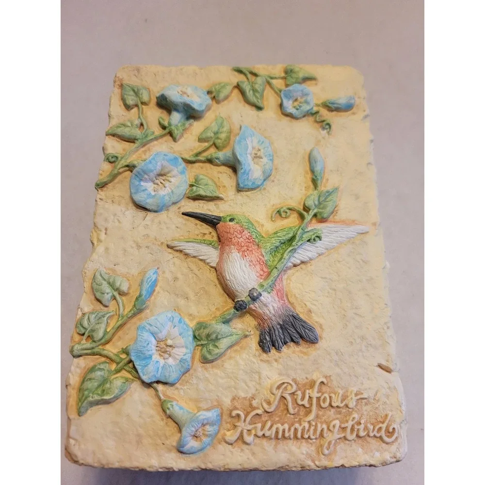 Avon Hummingbird Wall Plaques Set of 3 Vintage Farmhouse Nature Decor Multicolor